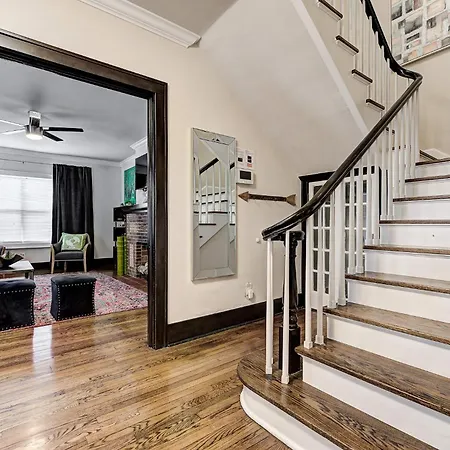 Howes Capitol Ii-Sleek & Spacious-Walk To Ou Med
